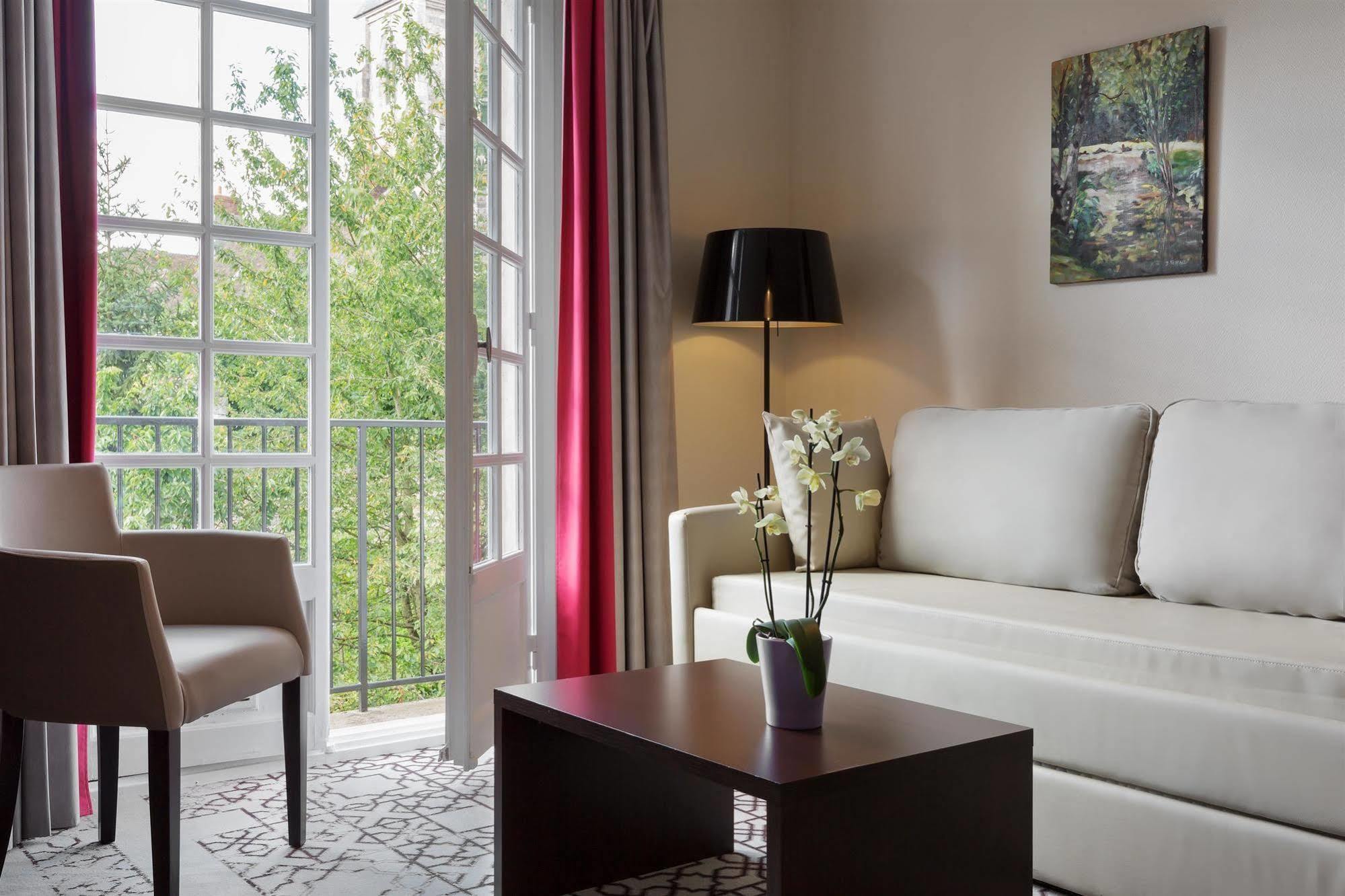 Best Western Blanche De Castille Dourdan Eksteriør bilde
